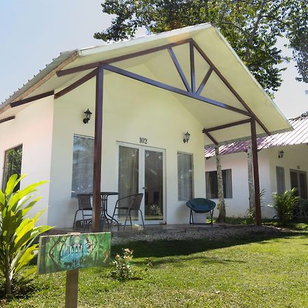 Chaikoni Lodge Pucallpa Extérieur photo